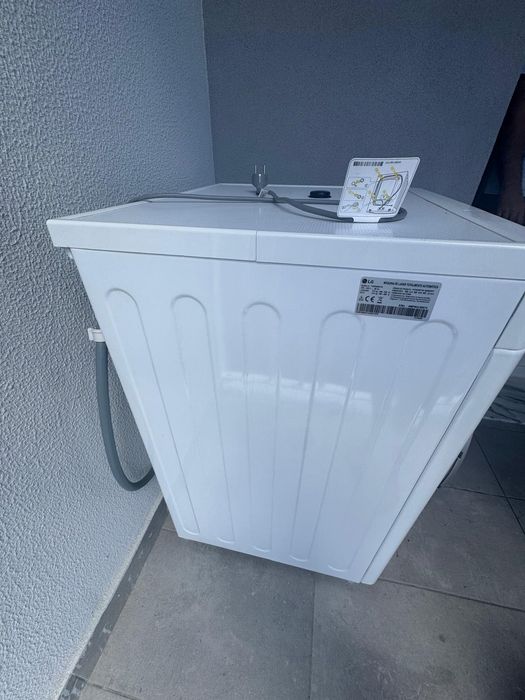 Máquina de Lavar & Secar Roupa LG (9Kg)