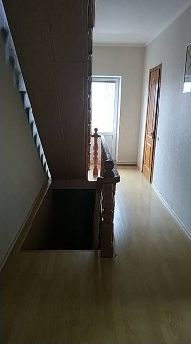 продаж будинку в Перлявці