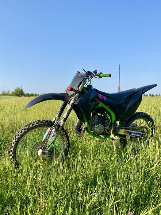 Продам Kawasaki kx 125 . 2Т