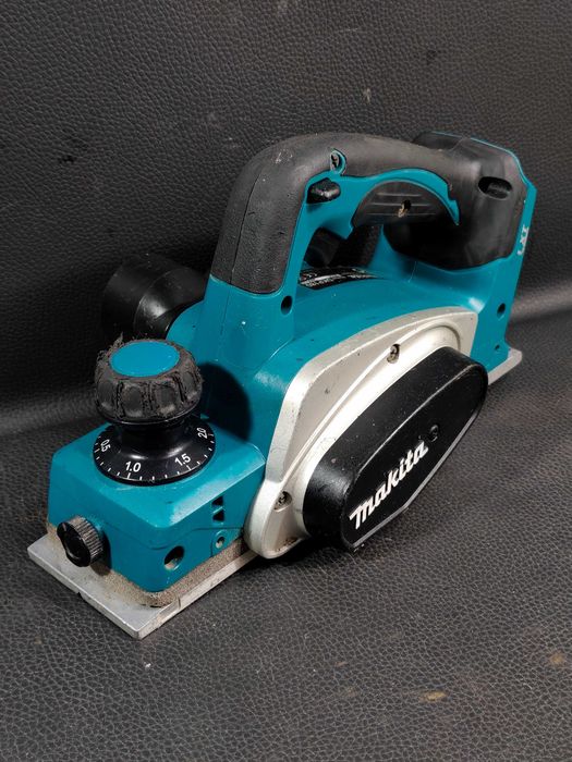 Akumulatorowy Strug Do Drewna Makita DKP180Z