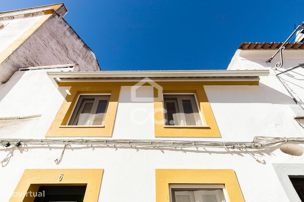 Moradia T1+1 de Rés do Chão e 1º andar no Centro Histórico de Évora
