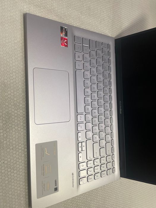 Portátil Asus F512D