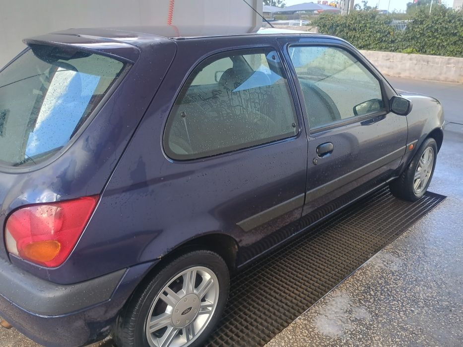 Ford- Fiesta gasolina — photo 3