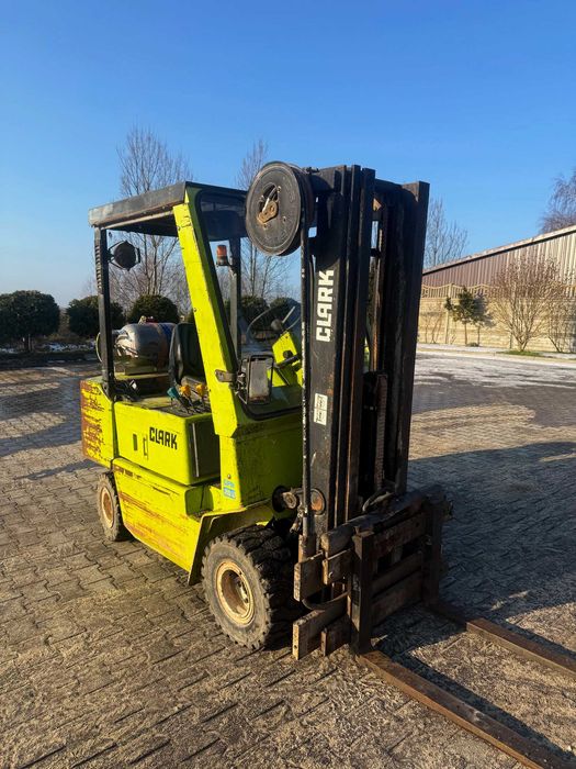 wózek widłowy CLARK GPM20 LPG Triplex 4.30m przesuw 2000kg 9150mtg