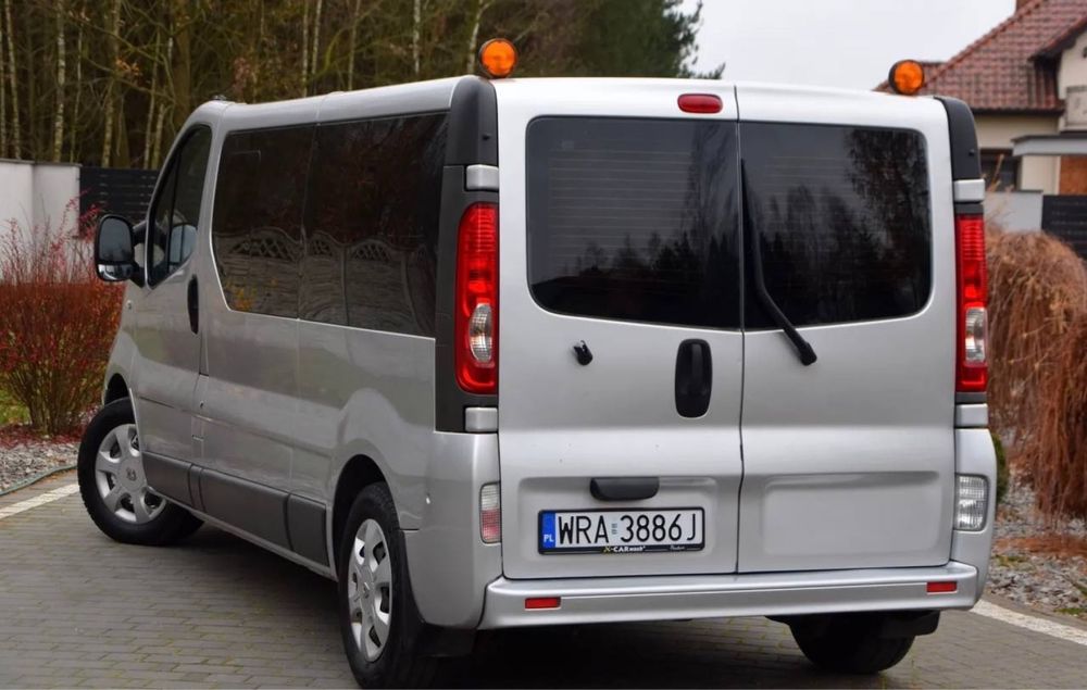 Renault Trafic 2.0 d 2008 року.