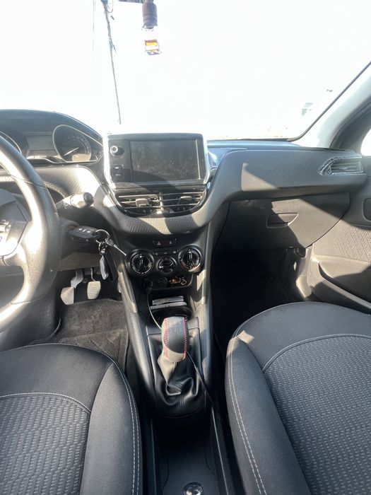 Peugeot 208 PureTech 1.2 Gasolina
