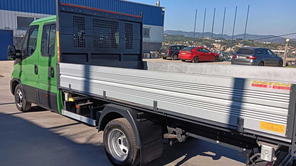 IVECO DAILY 40C16 3.0 160 CV – 7 LUGARES – BASCULANTE – 2025