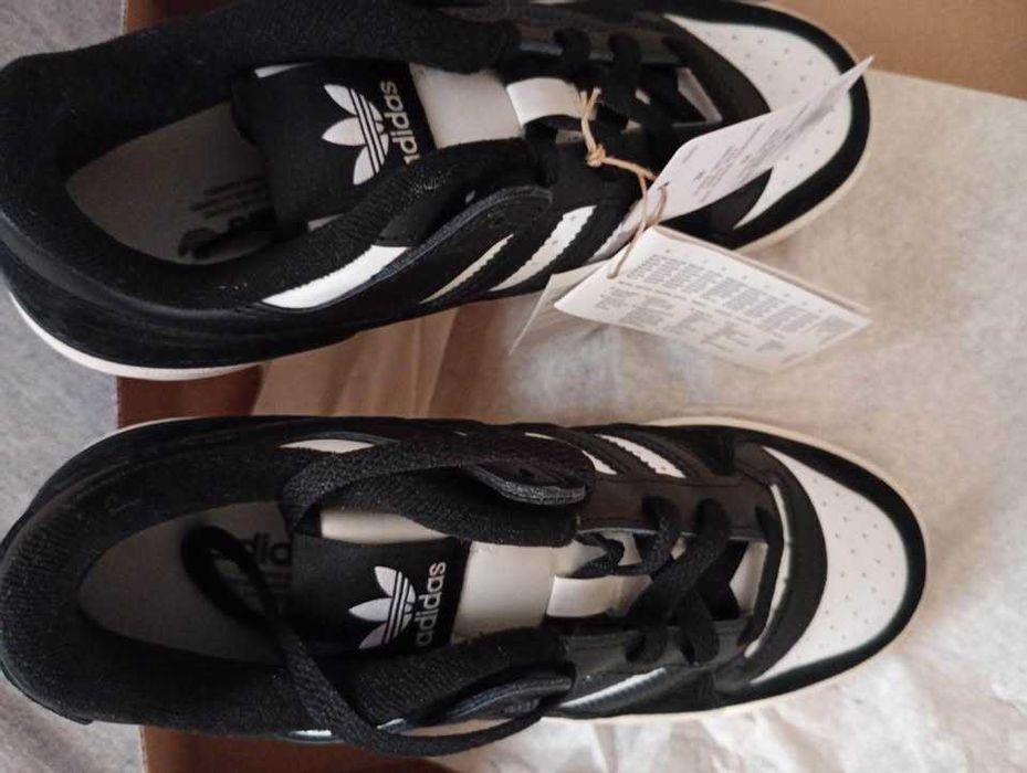 Sapatilhas novas com etiqueta Adidas