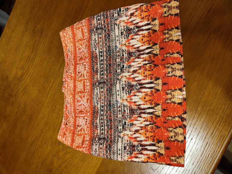 Mini spódniczka H&M, rozm 36, na 165 cm, ciekawe wzory i kolory, jak n