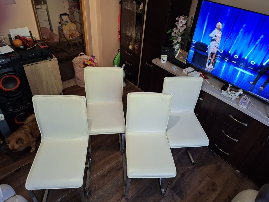 Krzesła do salonu lub jadalni