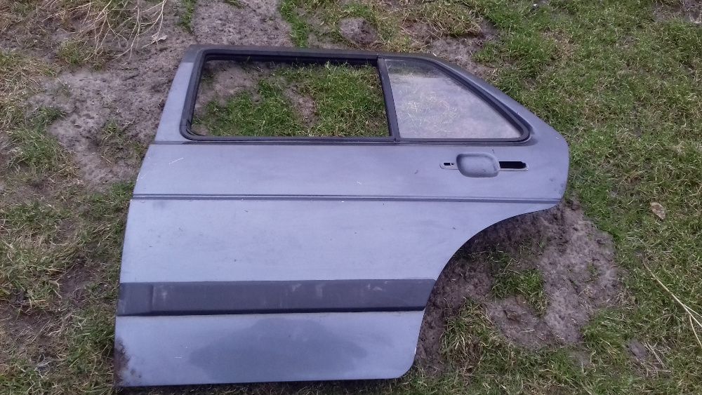 Półka tylna  Golf II