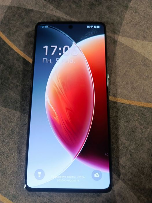 Продам Tecno Camon 30  12/256gb. цвет черный .