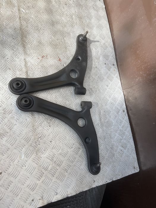 Рычаг mitsubishi colt 08год кольт