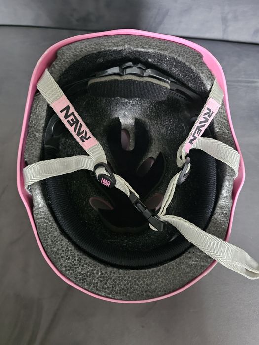 Kask dziewczęcy.