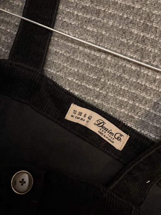 Sukienka w stylu ogrodniczek obcisła