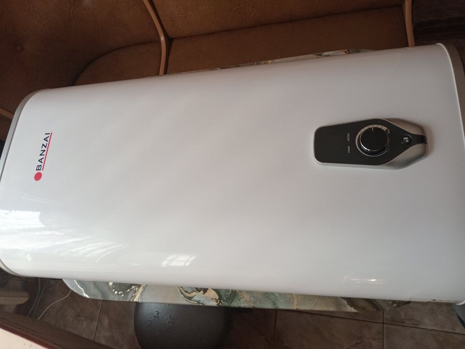 Електричний водонагрівач Banzai 50 л