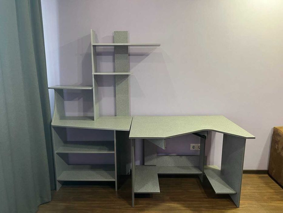 Продам стол компьютерный б/у, кресло компьютерное