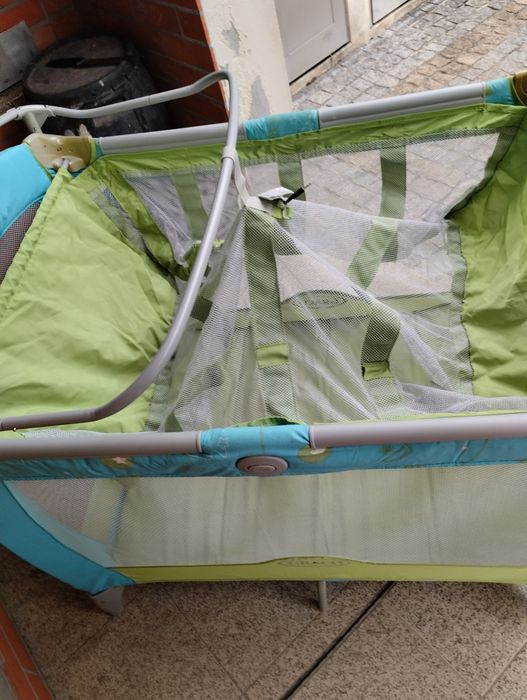 Parque dobrável com assessórios