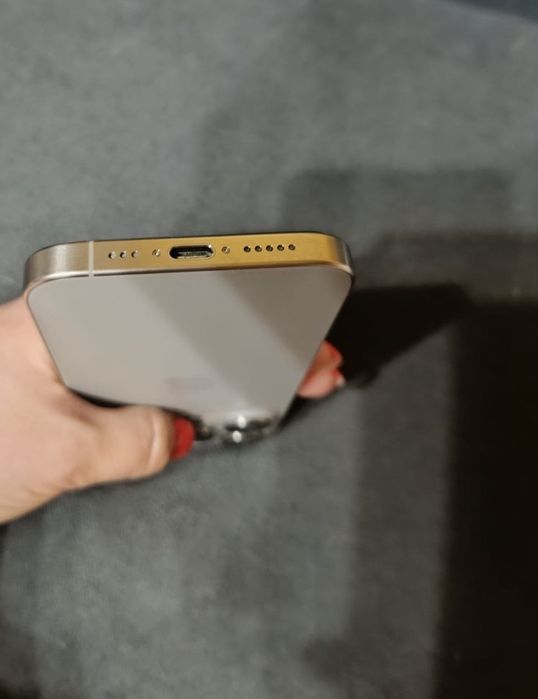 Apple iPhone 15 Pro 256GB Natural Titanium