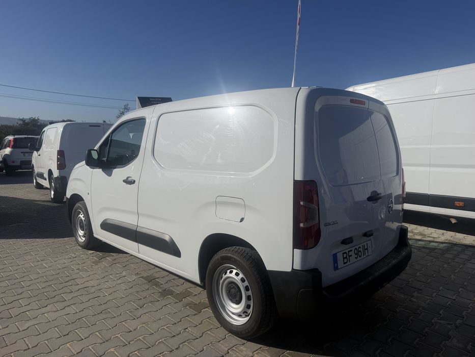 Opel Combo 11/2023 novo motor Iva incluido no Preço