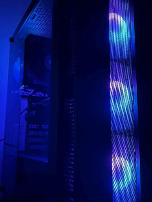 Sprzedam mocny PC Ryzen 7-8700F  RTX 5060 Ti 16GB