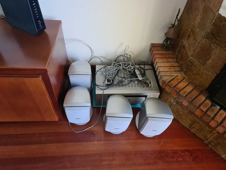 Aparelho modelo SONY ÁUDIO