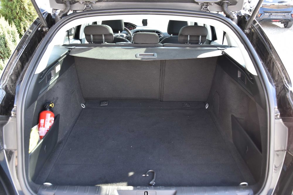 Wypożyczalnia Wynajem  Samochodu Peugeot 308 SW