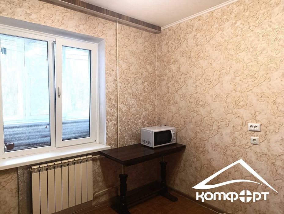 Продам 1но кімнатну квартиру на першому поверсі місто Славутич