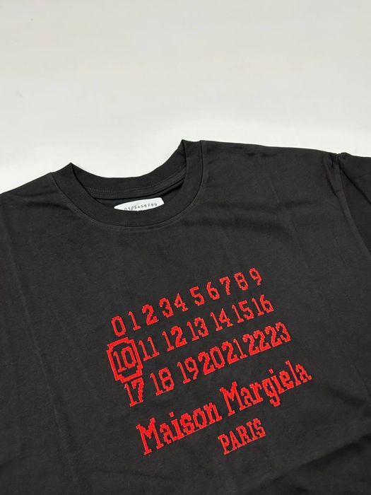футболка Maison Margiela Red Logo Printed Tee