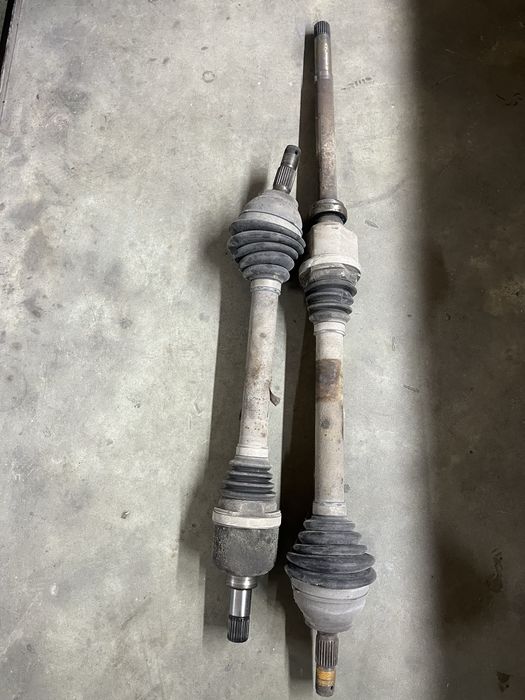 Піввісь права та ліва Пежо Партнер Сітроен Берлінго B9