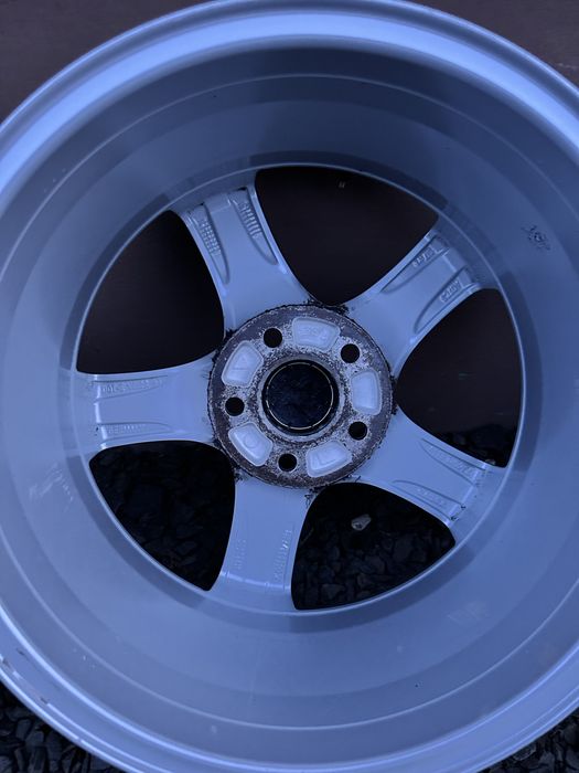 Продам диски на Вольво R16