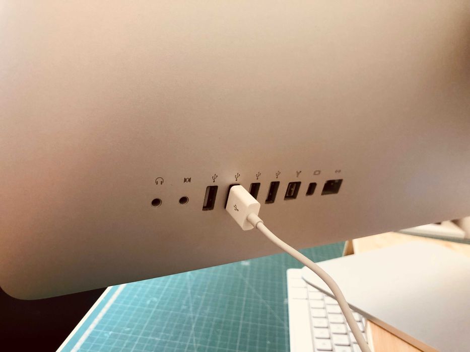 iMac 27'' (late 2009)