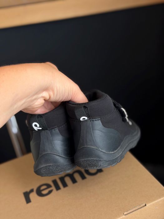 Продам черевики Reima