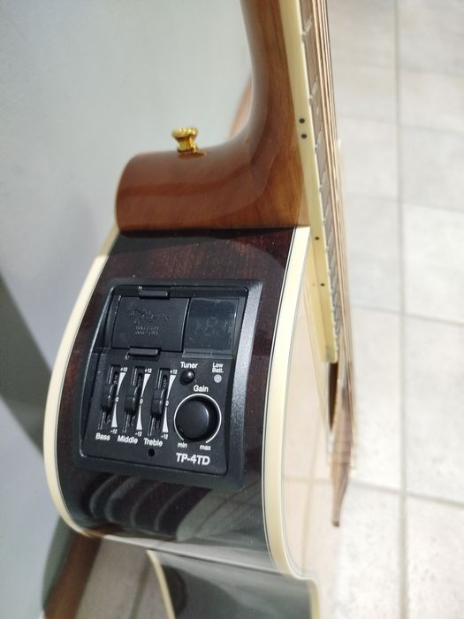 Guitarra Takamine GD51CE