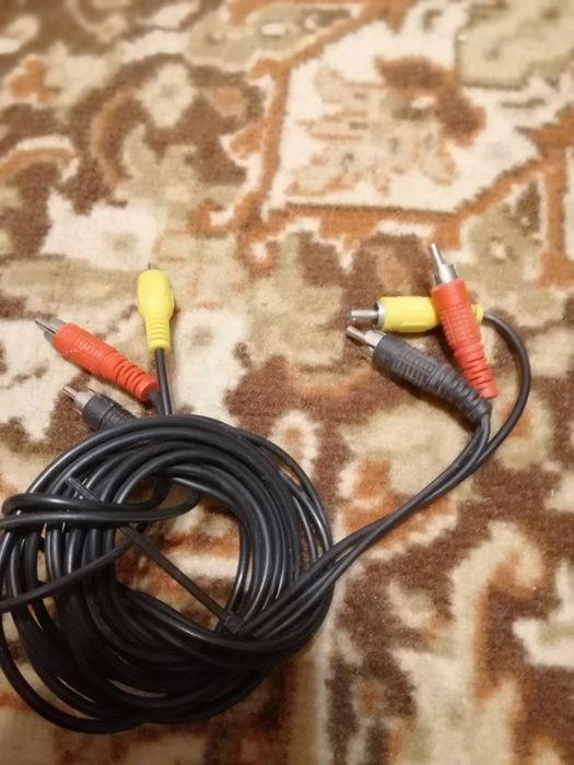 Шнуры разные к телефонам AU TV