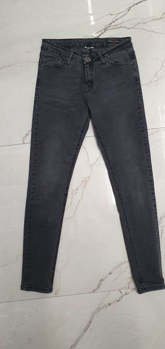 Spodnie jeansowe Armani M/L
