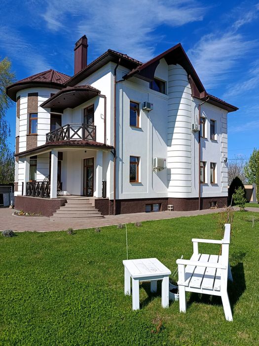 Продаж розкішної  вілли 350м2 для щасливої родини (Чернівці )