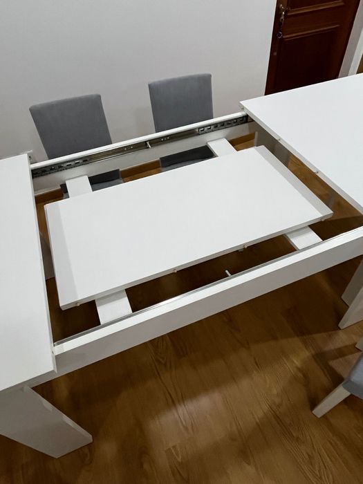 Mesa de jantar e 6 cadeiras