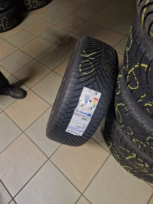 Opony zimowe z felgami 225/45 R 17