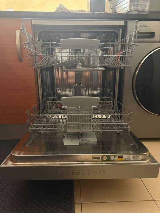 Máquina de Lavar Loiça Hotpoint Ariston