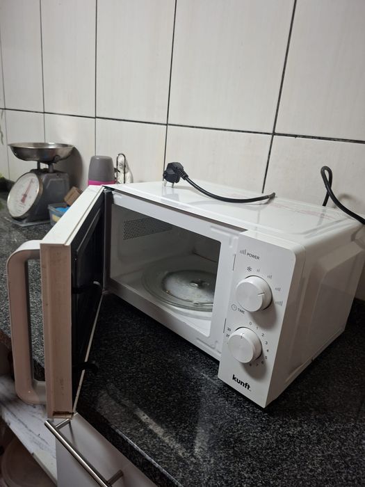Microondas em bom estado geral