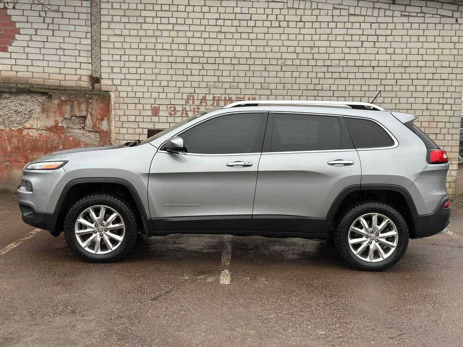 Jeep Cherokee 2015 3.2 газ/бензин Active Drive II максималка
