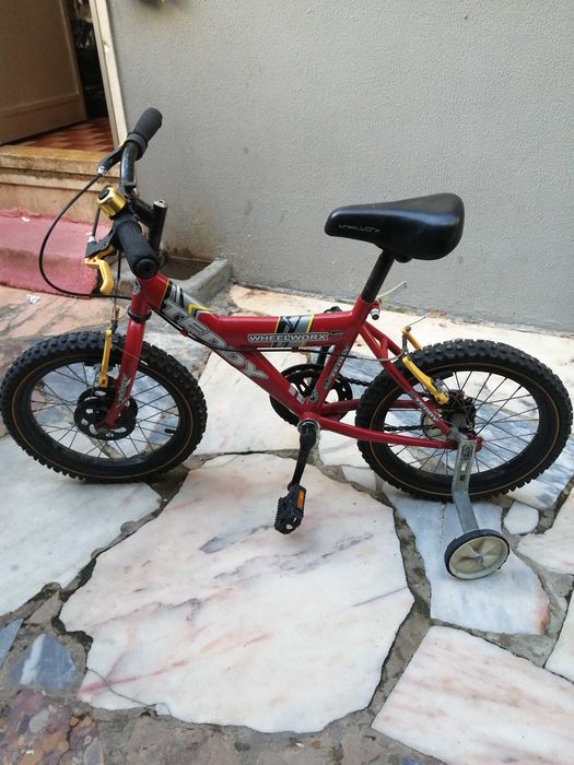 Bicicleta para criança semi nova