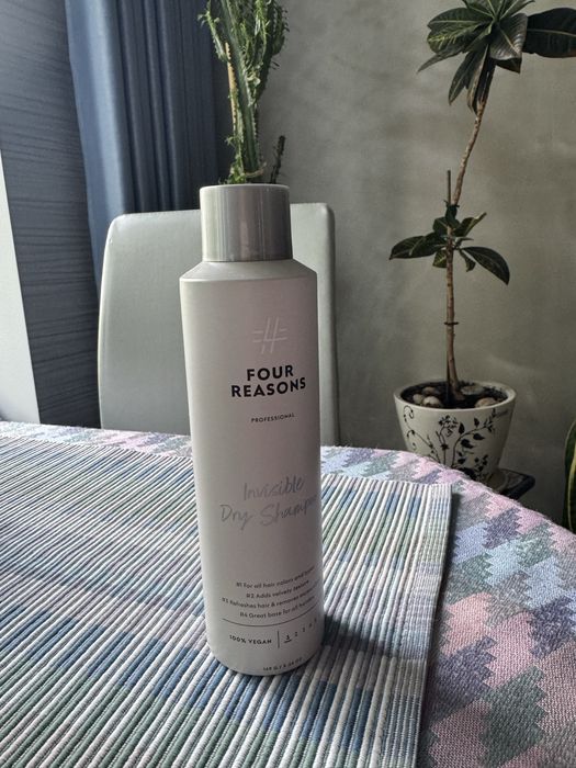INVISIBLE DRY SHAMPOO Сухий шампунь професійний four reasons