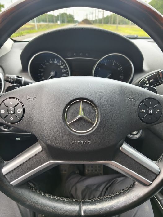 Автомобиль Мерседес 164 бензин 3,5