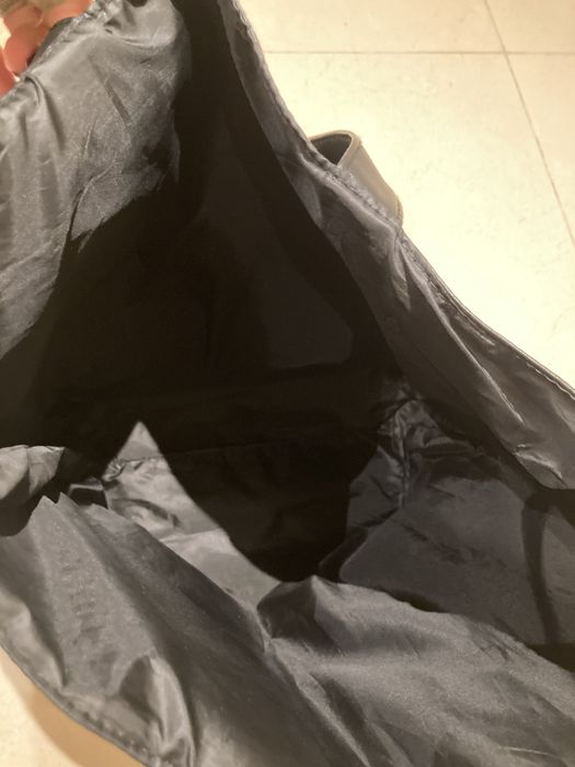 Bolsa zipper preta Sephora