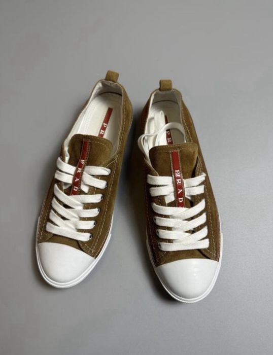 Кеди/кросівки з натуральної замші Prada 38р на пласкій підошві