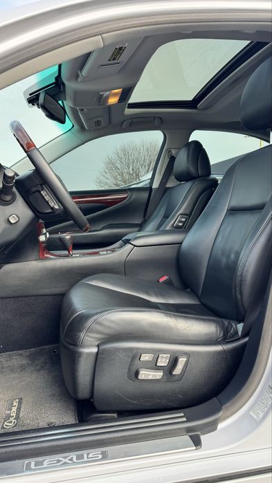 ОДИН ВЛАСНИК НЕФАРБОВАНИЙ Lexus Лексус LS 460 2010р 4,6 газ/бенз 8АКПП