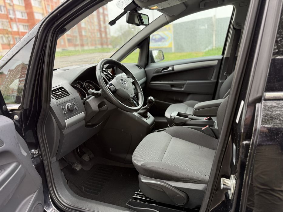 Opel Zafira 7 місць з Німеччини Розмитнена