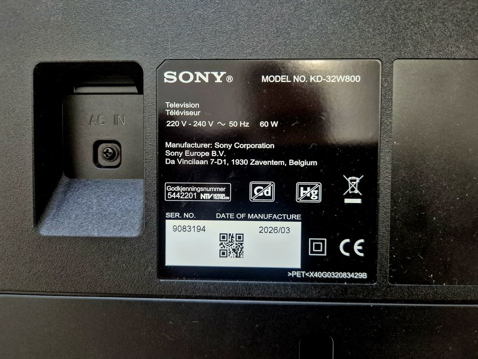 Sony KD-32W800 . Nowy,uszkodzona matryca,